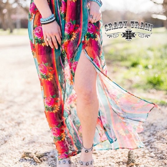 🌺✨FLORAL FALLS MAXI DRESS✨🌺 - Picture 3 of 3